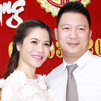 Làng sao - Mỹ Dung rạng ngời trong lễ đính hôn